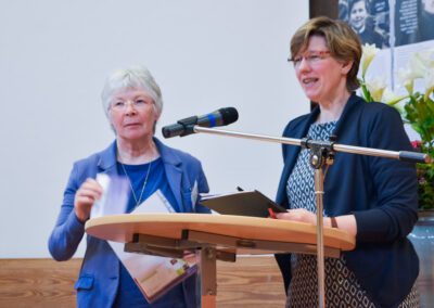Bericht Ökumenisches Frauengottesdienstteam kathFrauengemenschaft Plümpe und landeskirchl Pfarrerin für Frauenarbeit Möbius